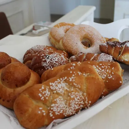 Alojamento de Acomodação e Pequeno-almoço Paura 4*