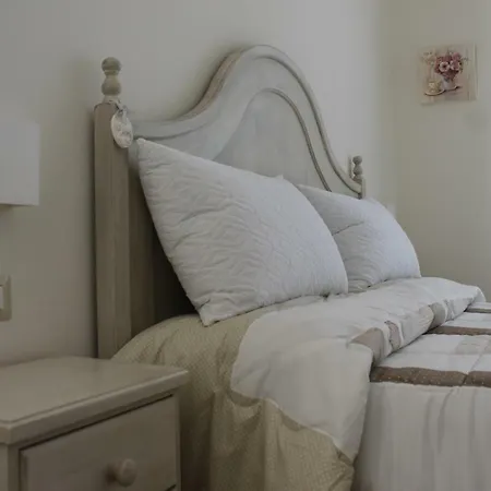 Paura Bed & Breakfast 2*