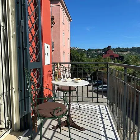 Paura Bed & Breakfast 4*
